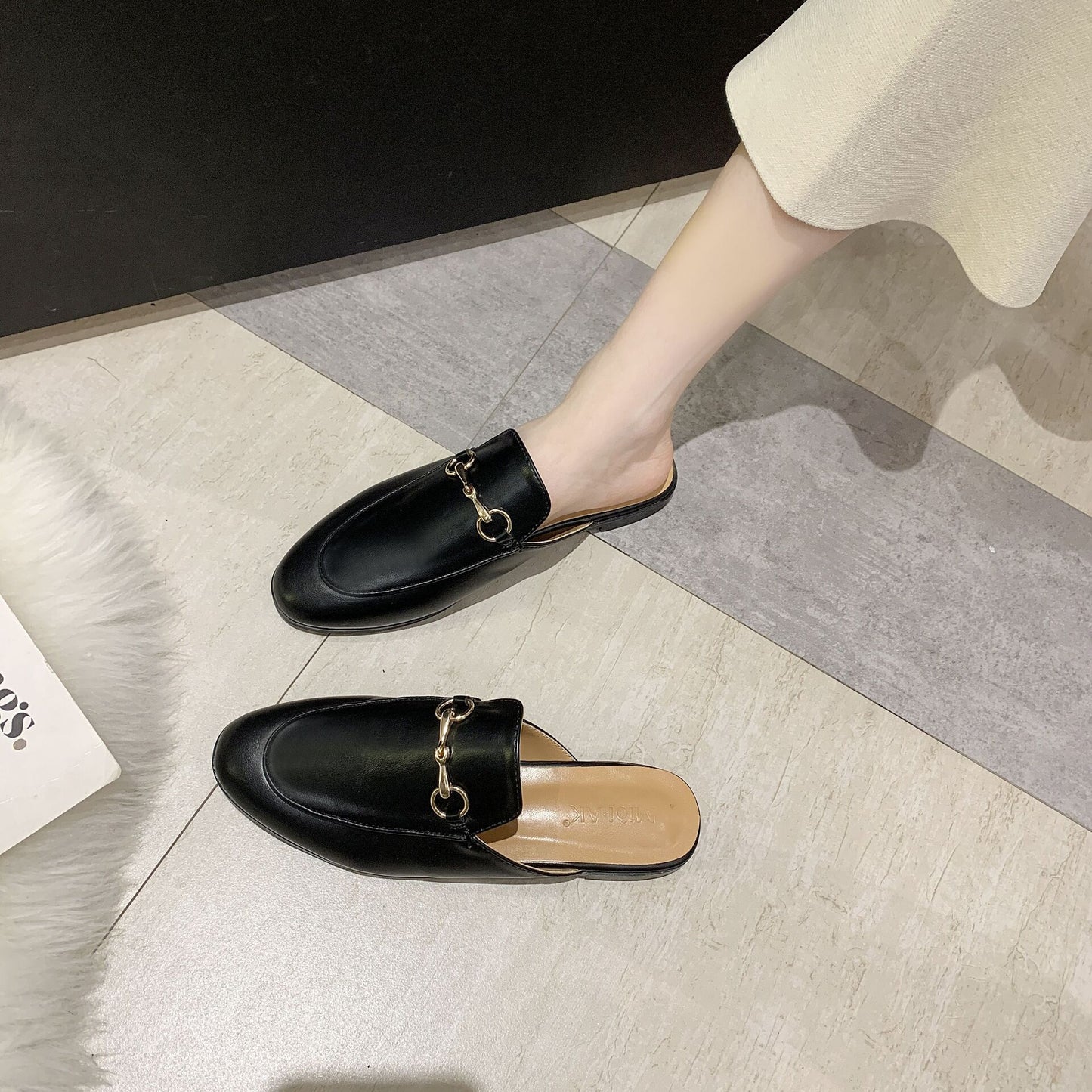 Closed Toe Half Slippers Women's Outer Wear  New Horsebit Buckle Internet Hot Sandals Heelless Lazybones' Shoes Flat Mules