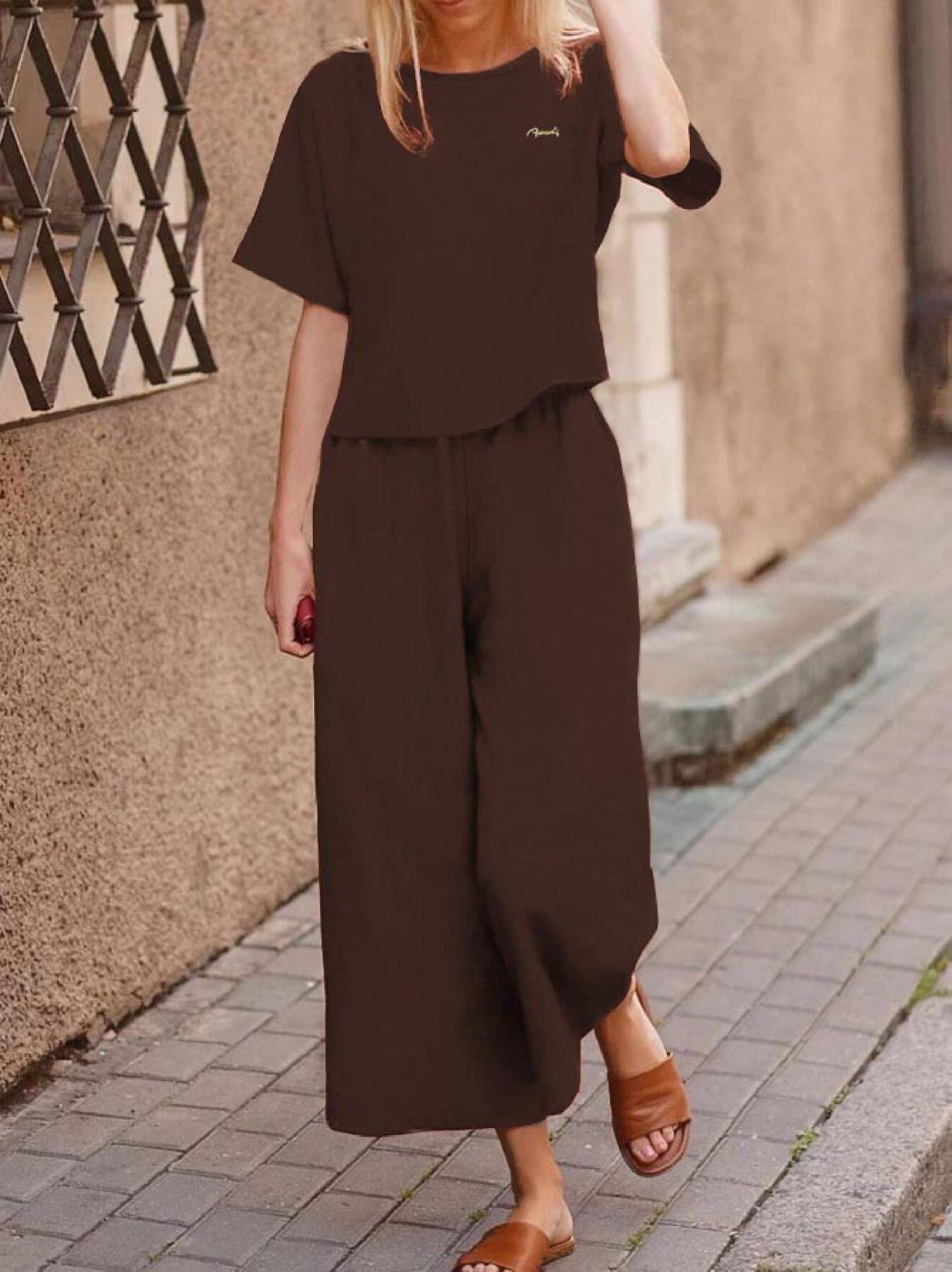 Two-Piece Crew Neck Loose Fit Outfit - Soft Polyester Short Sleeve Top & Wide Leg Pants Set for Elegant Women - Spring/Summer Casual Wear, Solid Color, No Printing, Woven Fabric