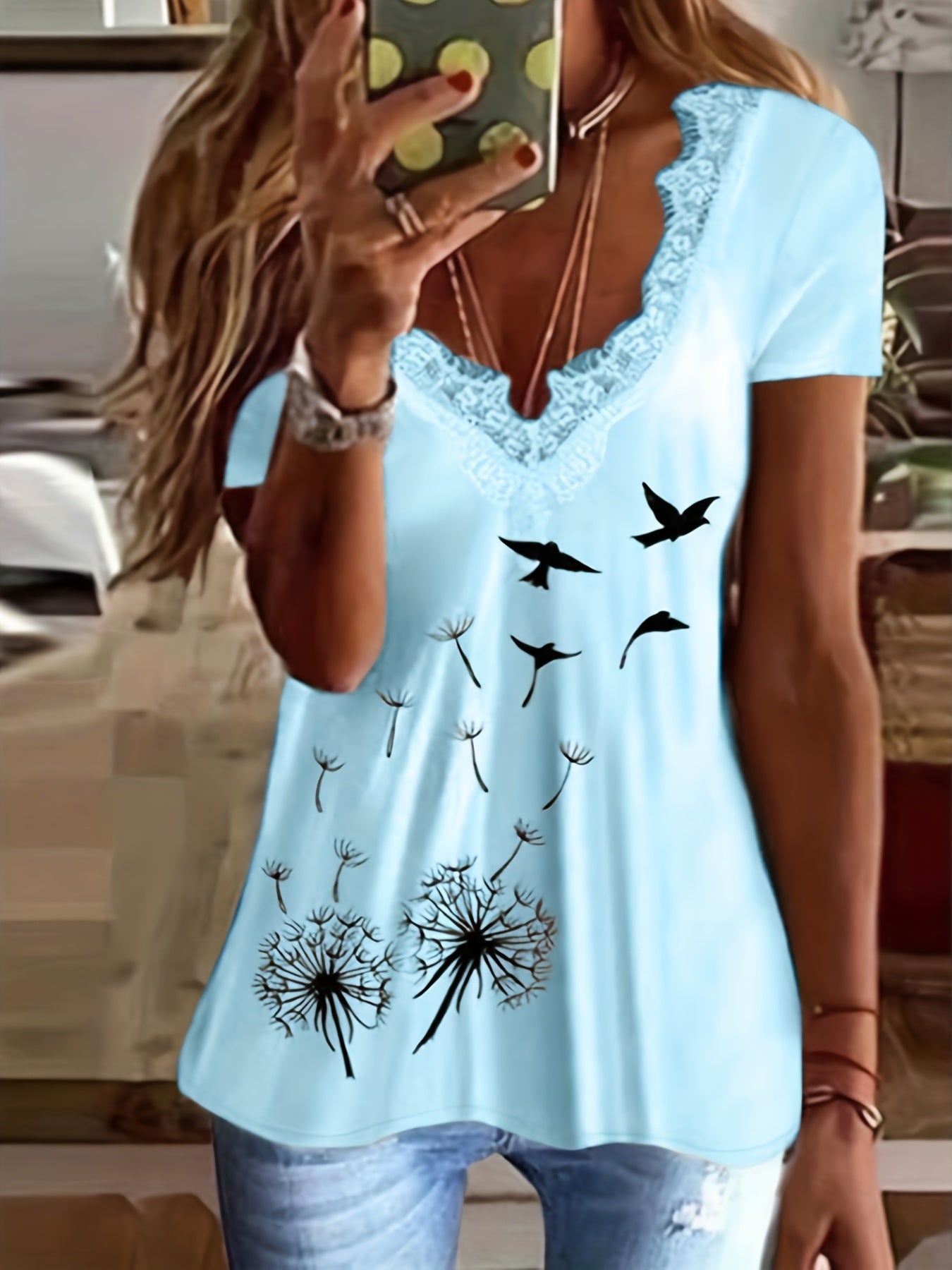 Feminine Contrast Lace Dandelion T-Shirt - Lightweight & Breathable for Spring/Summer - Fashionable Short Sleeve Top for Womens Wardrobe