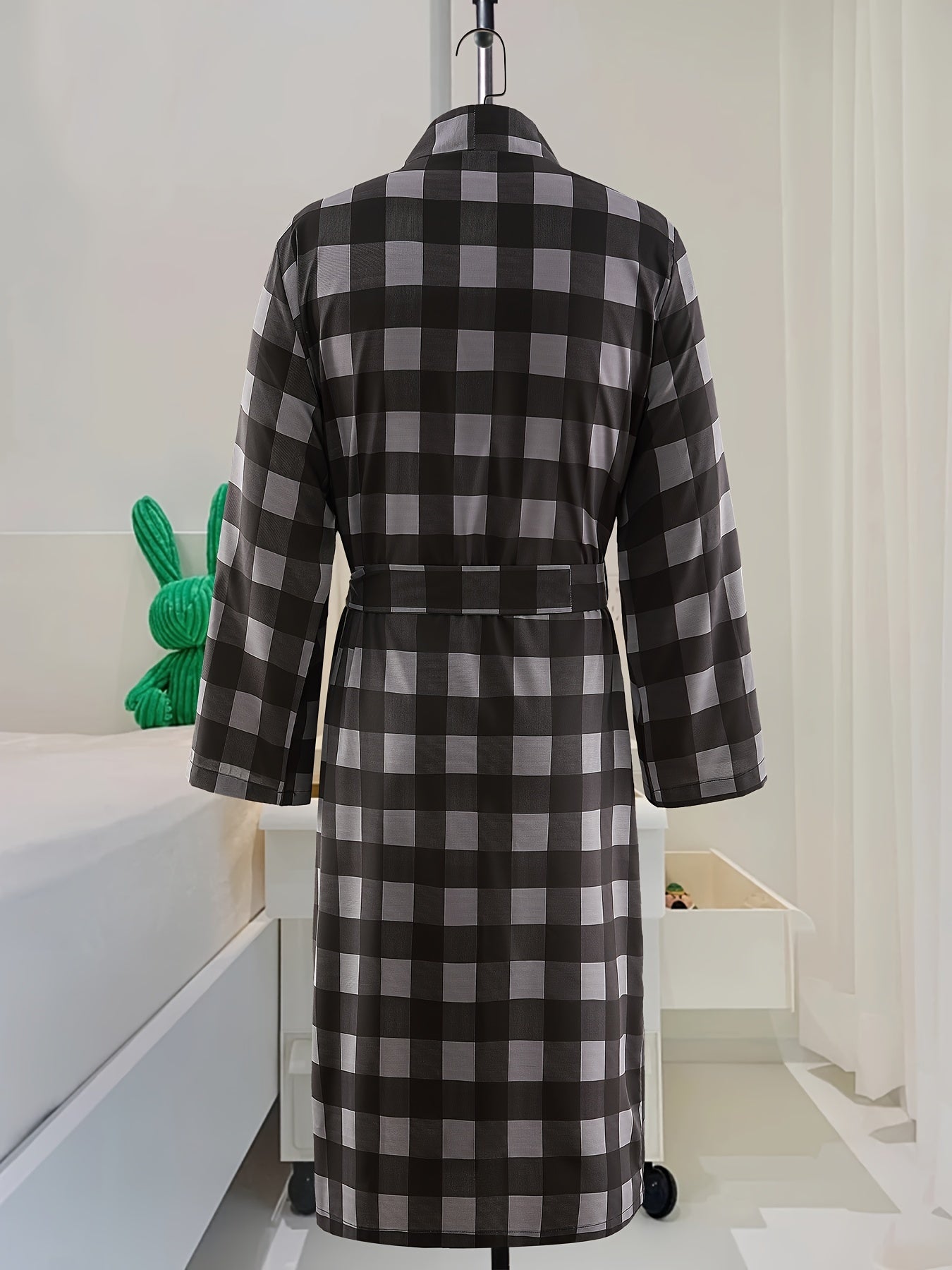 Cozy One-Piece Plaid Robe for Men - Soft, Warm, and Comfortable Home Pajamas with Lace-Up Kimono Design, Ideal for Lounging and Sleeping - Perfect Gift for Him