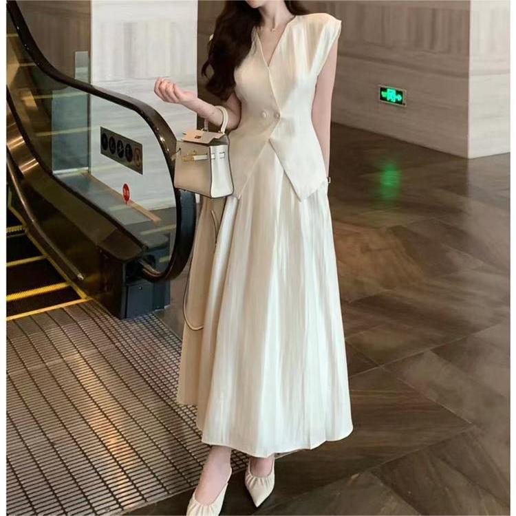 Design Sense Fashion Suit Women's Summer Wear Graceful and Fashionable Western Style V-neck Vest High Waist Skirt Two-Piece Suit Fashion