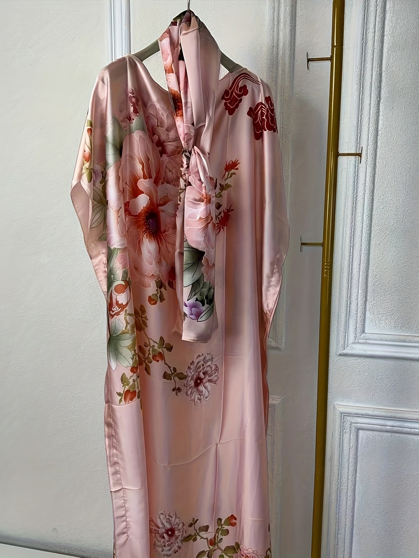 Stunning Floral Print Batwing Kaftan Dress - Elegant Crew Neck, Flowy Maxi Length, Comfortable Women's Clothing for Summer