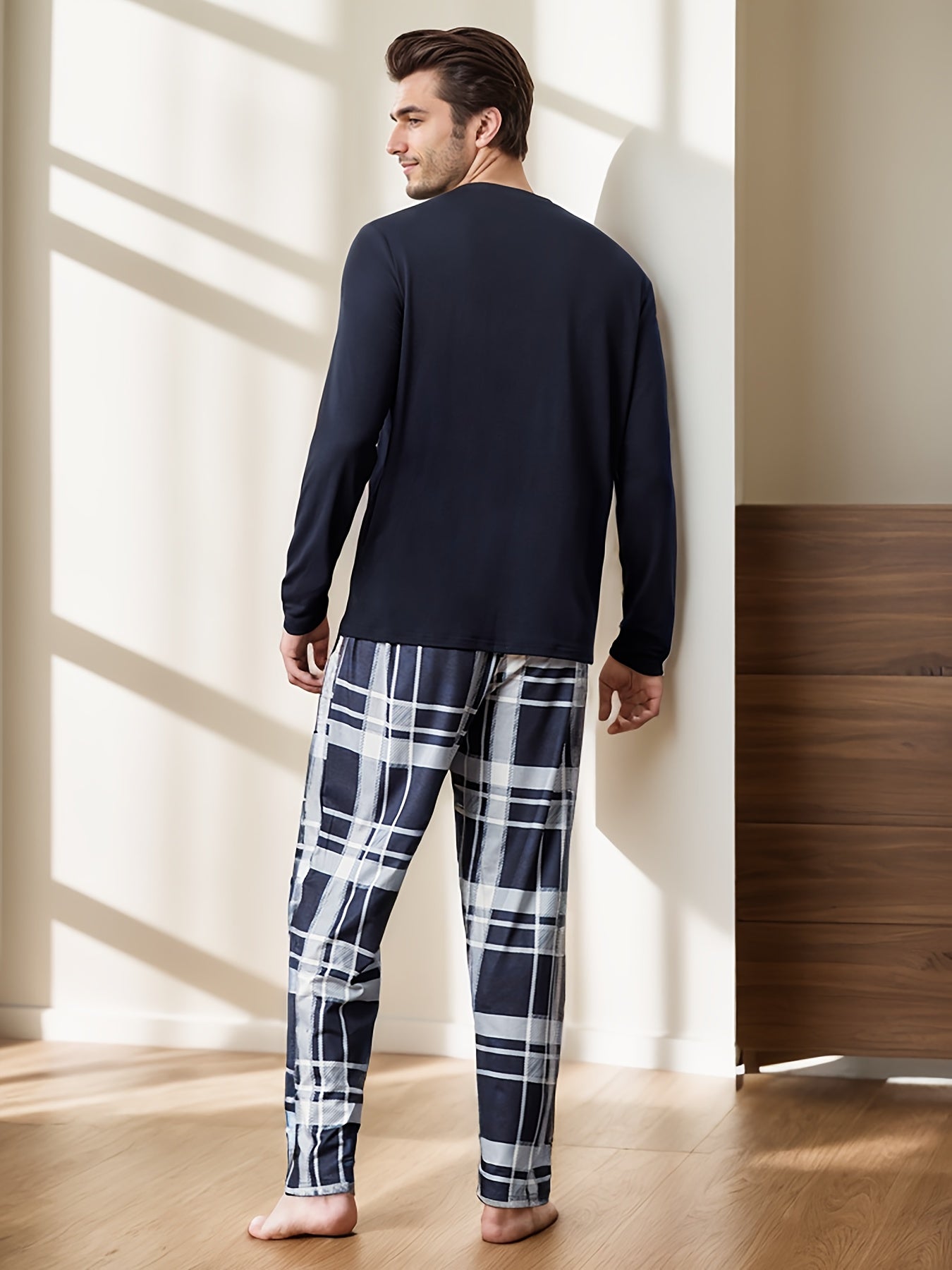 2 Pcs Men's Simple Plaid Pocket Round Neck Long Sleeve & Plaid Trousers Pajama Set, Comfortable & Skin-friendly Style Pajamas For Men's Cozy Loungewear