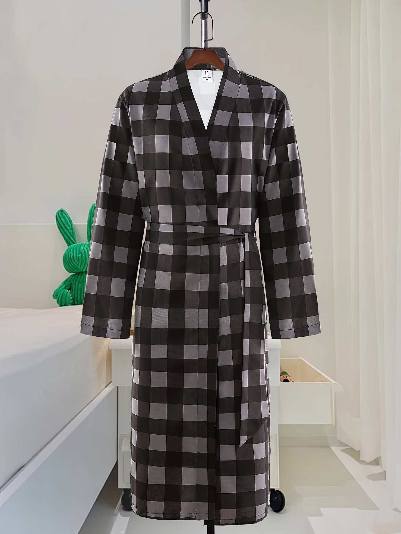 Cozy One-Piece Plaid Robe for Men - Soft, Warm, and Comfortable Home Pajamas with Lace-Up Kimono Design, Ideal for Lounging and Sleeping - Perfect Gift for Him